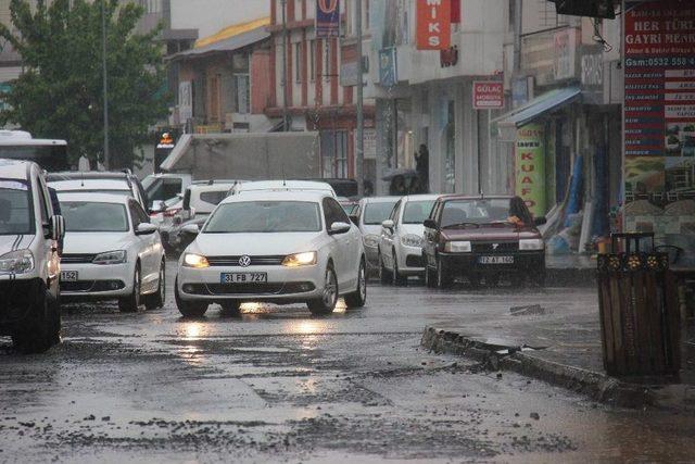 Bingöl’de Sağanak Yağış Etkili Oldu