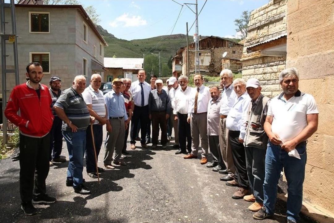 Vali Pehlivan Yerlice K&ouml;y&uuml;n&rsquo;de İncelemelerde Bulundu