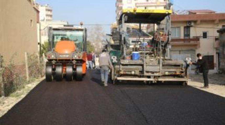Erdemli&rsquo;de Asfalt &Ccedil;alışmaları Aralıksız S&uuml;r&uuml;yor