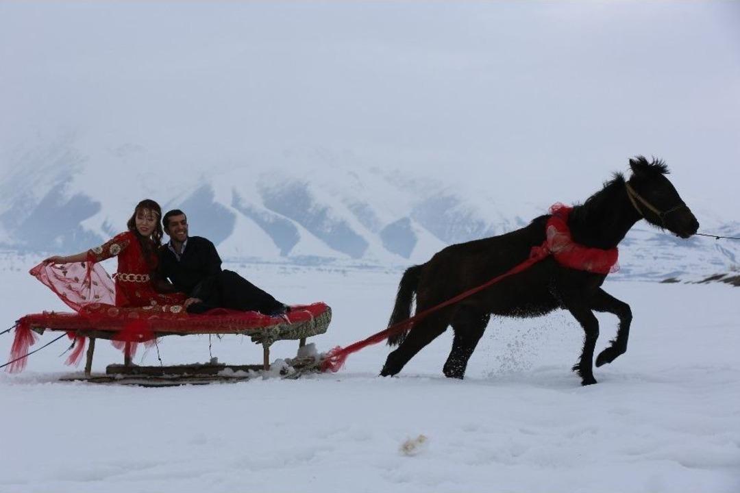 Y&uuml;ksekova&rsquo;ya &Ccedil;inli Gelin