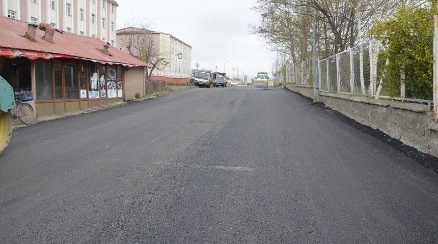 Ağrı&rsquo;da Asfaltlama &Ccedil;alışmaları Devam Ediyor