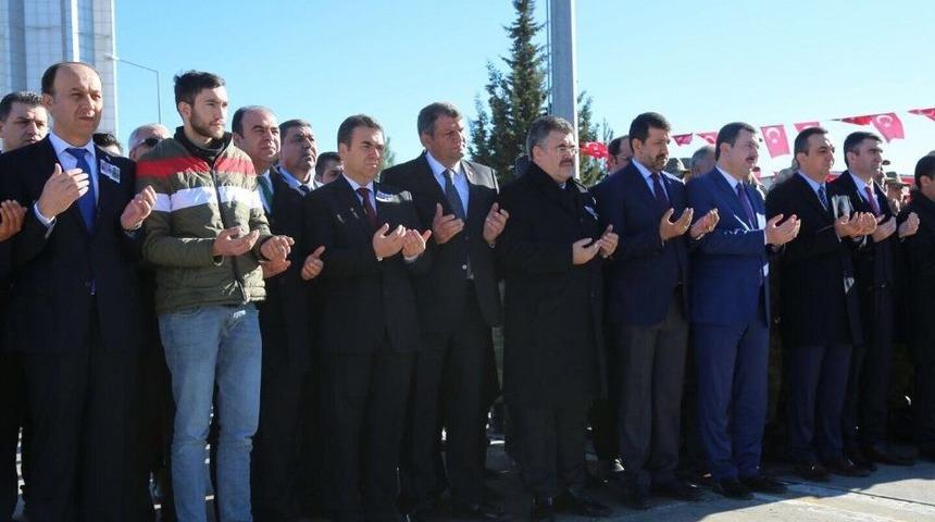 Abd&uuml;lhakim Ayhan, Şehitleri Son Yolculuğuna Uğurladı