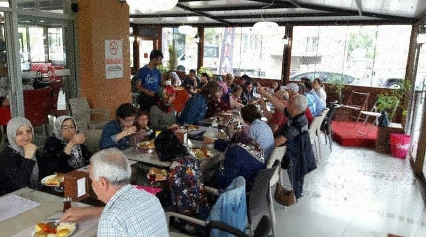 Edremit K&ouml;rfezi&rsquo;nde &Ccedil;&ouml;lyak Hastaları Dernek &Ccedil;atısı Altında Bir Araya Geldi