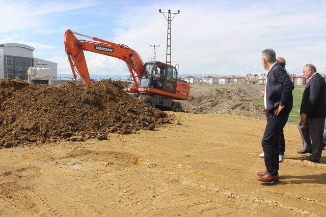 Ağrı Devlet Hastanesi İçin Bağlantı Yolları Yapılıyor