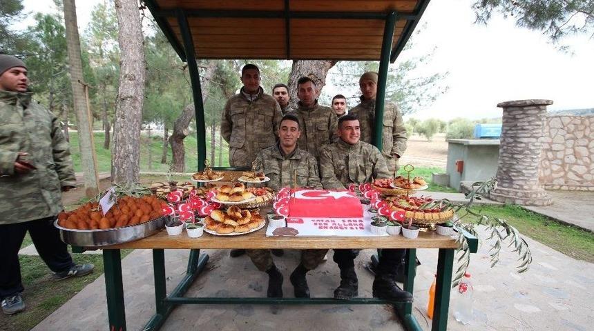 Mehmet&ccedil;iğe Doğum G&uuml;n&uuml; S&uuml;rprizi