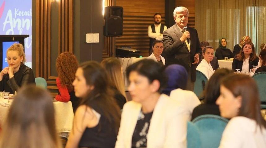 Başkan Karaosmanoğlu Kadın Spor Eğitmenleriyle Bir Araya Geldi