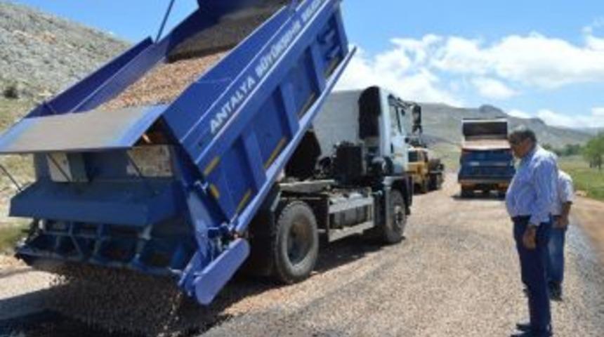 Korkuteli K&uuml;&ccedil;&uuml;kk&ouml;y Ve Yağca Yolu Asfaltlanıyor