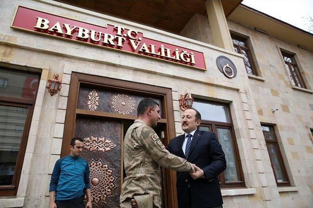 Bayburt’tan Gönderilen Bayrak Afrin’de Dalgalandı