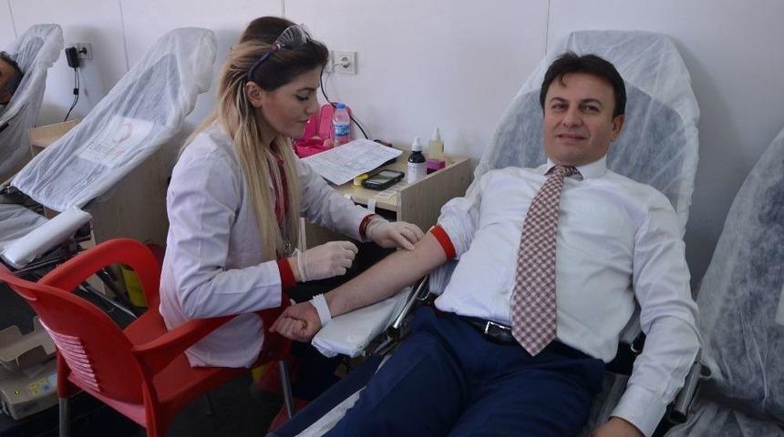 Ak Parti&rsquo;den Kan Bağışı