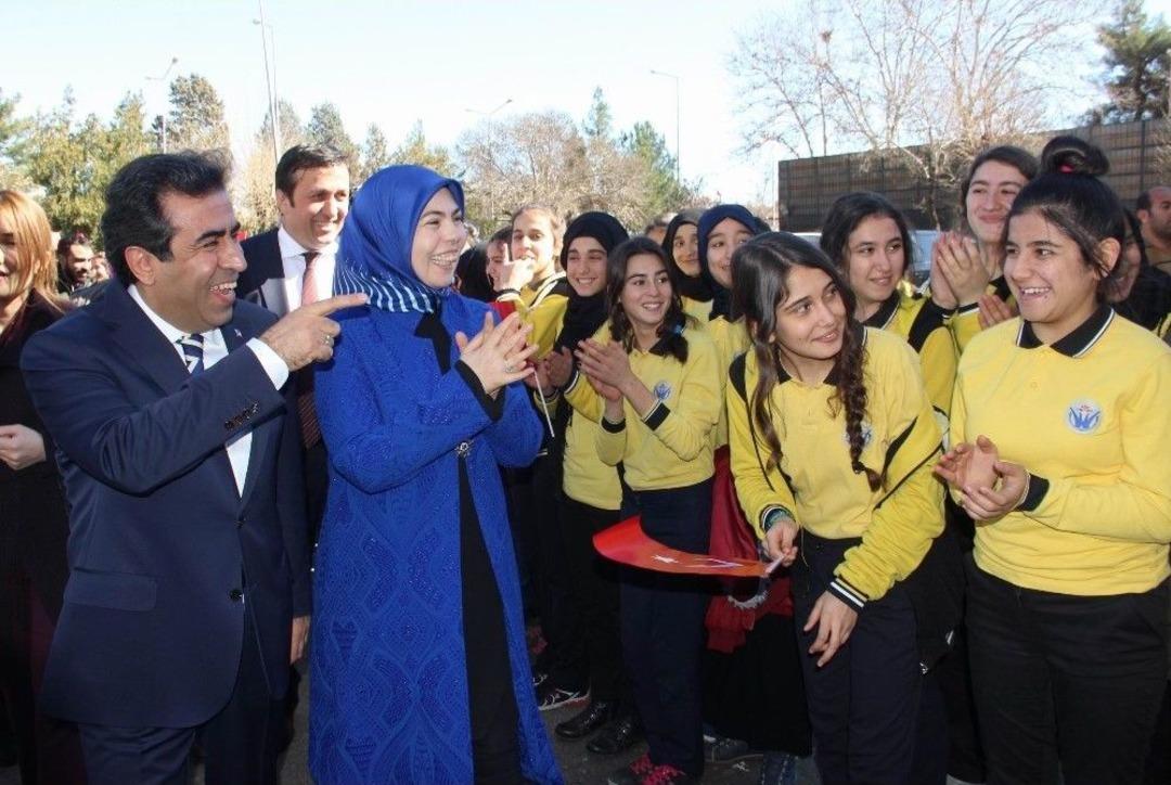 Vali G&uuml;zeloğlu Adem A&ccedil;ılışına Katıldı