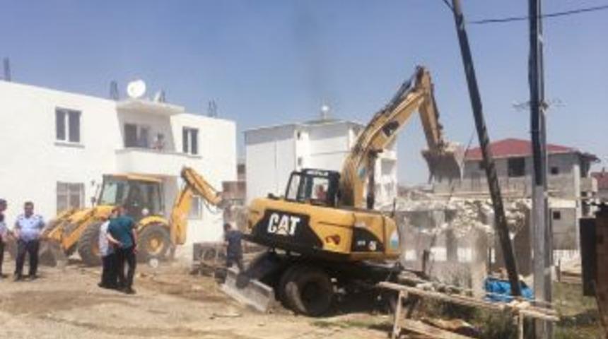 B&uuml;y&uuml;k&ccedil;ekmece&rsquo;de Yıkım Gerginliği