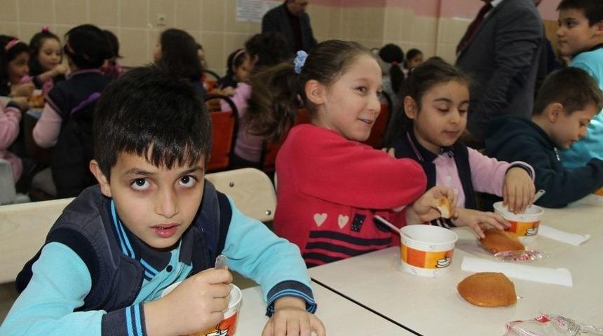 &Ccedil;orum Valiliği&rsquo;nden &Ouml;ğrencilere Sıcak &Ccedil;orba