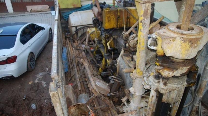 Ak&uuml; Hırsızlığı Yapan Karı Koca Yakalandı