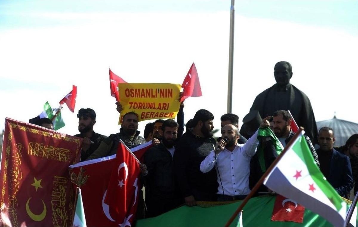 Suriyeliler Zeytin Dalı Hareketine Destek Verdi