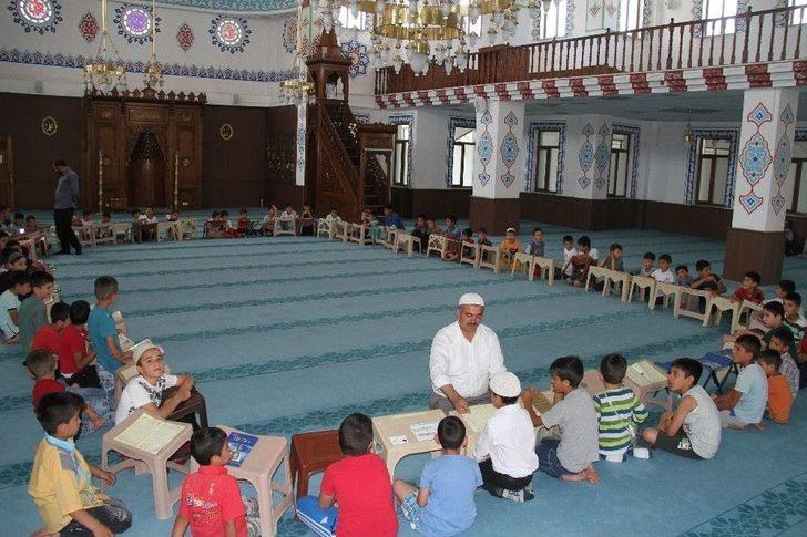 Muradiye’de Yaz Kur’an Kurslarına Büyük İlgi G1