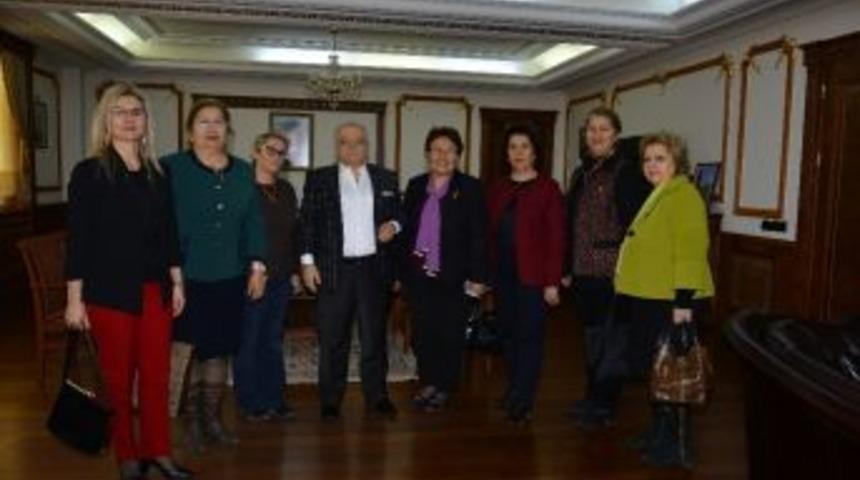 Yardım Sevenler Derneği Kırşehir Şubesi,vali Necati Şent&uuml;rk&rsquo;&uuml; Ziyaret Etti