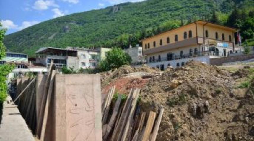 Yıldırım Belediyesi&rsquo;nden Ak&ccedil;ağlayan&rsquo;a Spor Tesisi