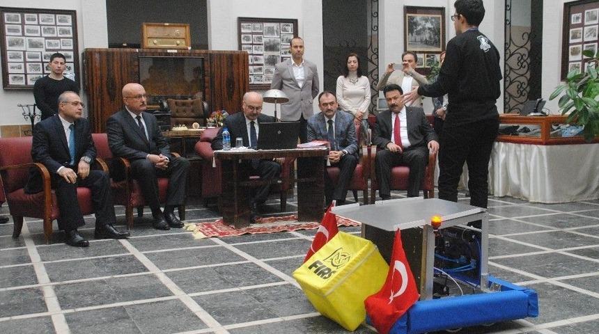 T&uuml;rkiye&rsquo;yi Temsil Edecek Aydınlı &Ouml;ğrenciler Vali&rsquo;den Tam Not Aldı