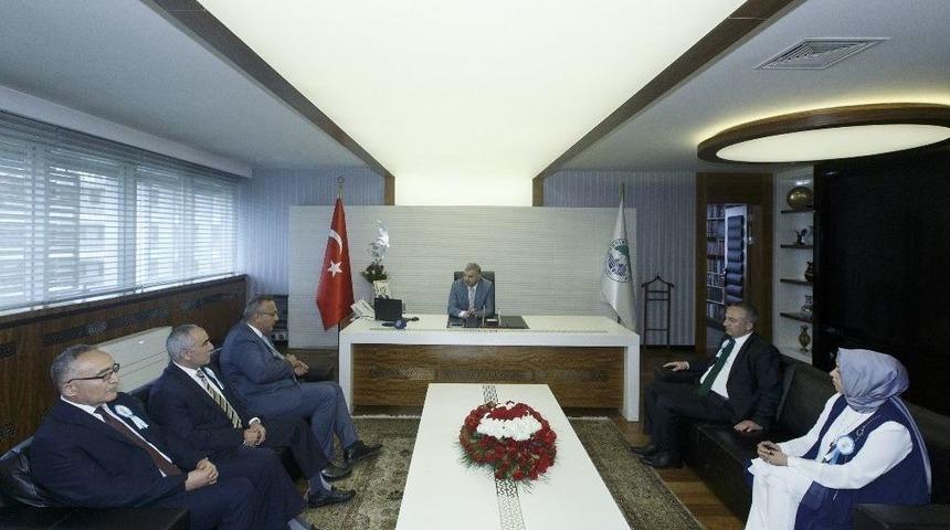 Başkan &Ccedil;elik, "kayseri&rsquo;deki Vakıf K&uuml;lt&uuml;r&uuml; Başarılı Olarak S&uuml;rd&uuml;r&uuml;l&uuml;yor"