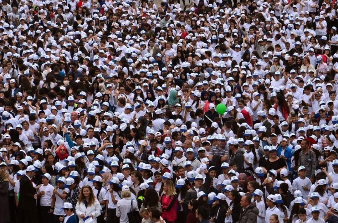 D&uuml;nya S&uuml;t İ&ccedil;me Rekoru Balıkesir&rsquo;de Kırıldı