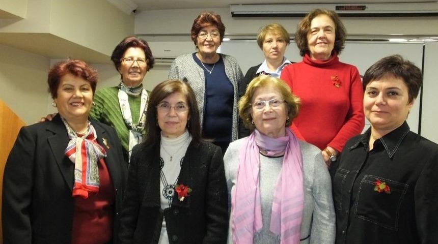 Burhaniye Yardım Sevenlerde 35 Yıllık Başkan G&uuml;ven Tazeledi