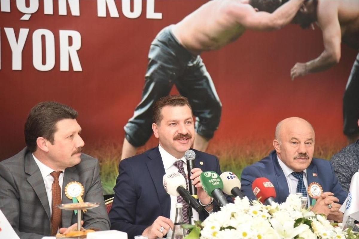 Baş Pehlivanlar Şehitler İ&ccedil;in Kol Bağlayacak