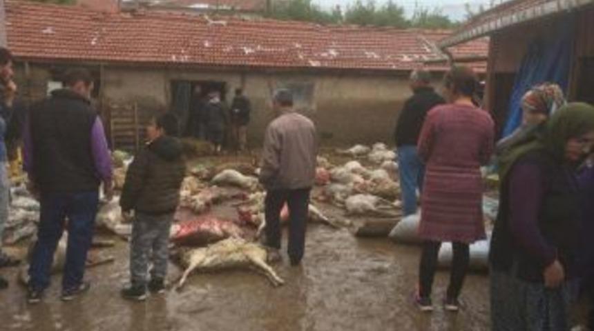 Afyonkarahisar&rsquo;da Meydana Gelen Sel Baskını Sonrası Halk İsyan Etti