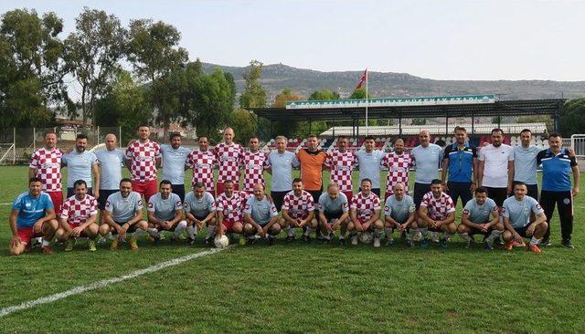 Kıbrıslı Dostlar, Rauf Denktaş’ı Foça’da Andı