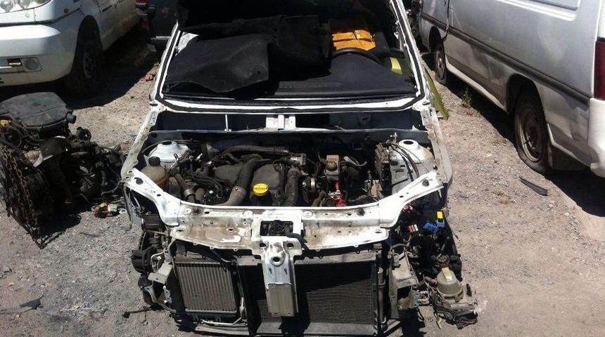 İstanbul&rsquo;da Otomobillerin Beyinlerini Değiştirerek &Ccedil;alan Zanlılar Yakalandı