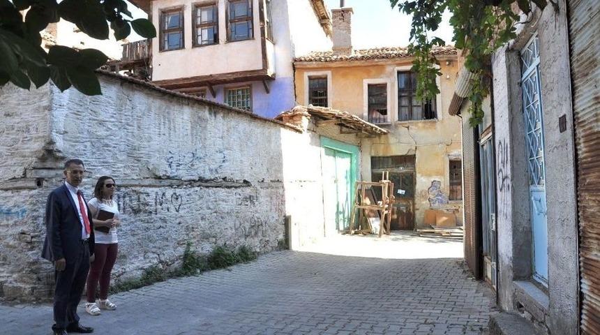 Buldan&rsquo;da Sokak İyileştirme &Ccedil;alışmaları Devam Ediyor