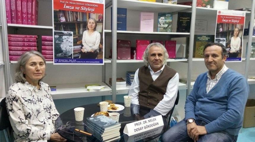 Atat&uuml;rk K&uuml;lt&uuml;r Merkezi Başkanlığı Yayınlarına Ankara Kitap Fuarında B&uuml;y&uuml;k İlgi