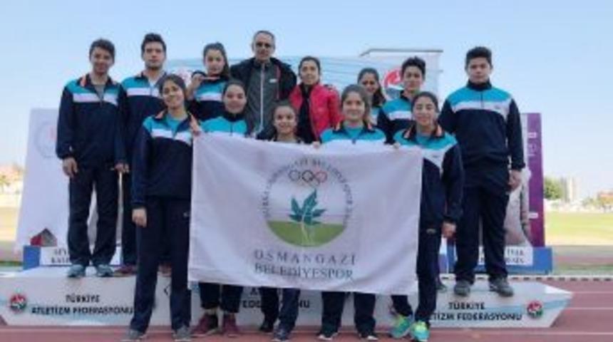Osmangazili Atletler Olimpiyat Barajını Ge&ccedil;ti