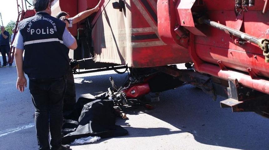 Bi&ccedil;erd&ouml;vere &Ccedil;arpan Motosiklet S&uuml;r&uuml;c&uuml;s&uuml; Hayatını Kaybetti