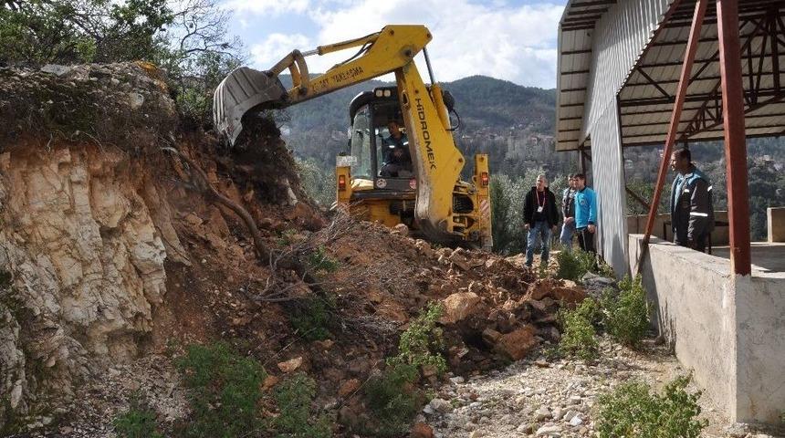 Alanya’da Yol Açma Çalışmaları