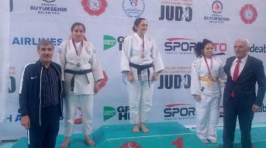G&ouml;rme Engelli Vanlı Esmer Taşkın, Judo Şampiyonasında T&uuml;rkiye İkincisi Oldu