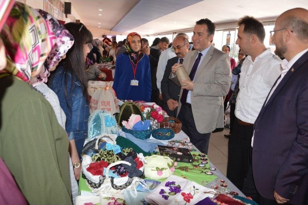 Niksar Halk Eğitimi Merkezi Yılsonu Sergisi A&ccedil;ıldı