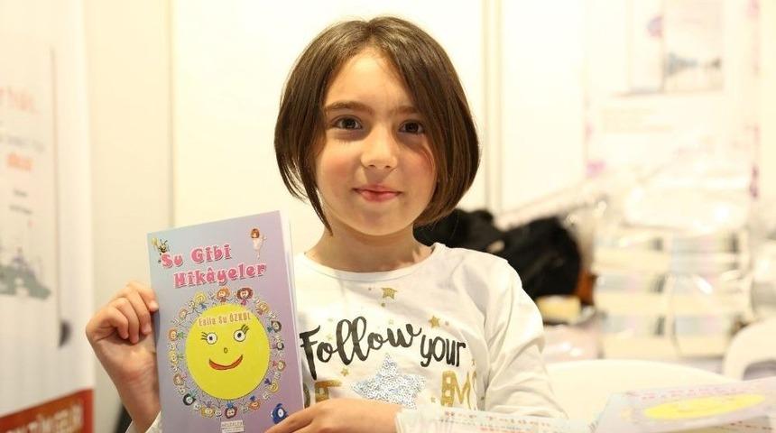 &Ouml;ğretmen İle &Ouml;ğrencisi Yazdıkları Kitapları İmzaladı