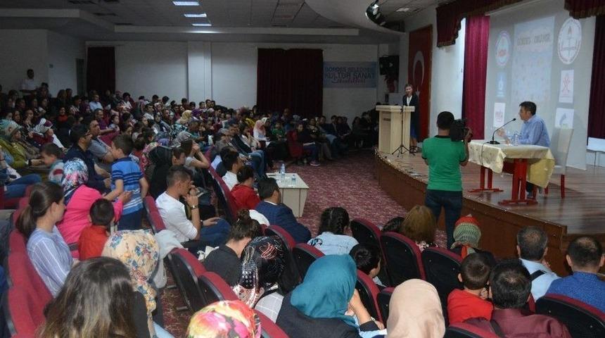 Yazar Ahmet Büke, Memleketi Gördes’te Gençlerle Buluştu