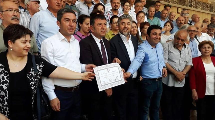 Chp’li Ağbaba Mazbatasını Aldı