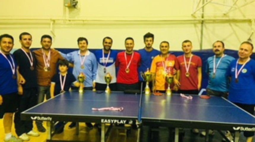 Be&uuml;, Masa Tenisi Turnuvasında &Uuml;&ccedil;&uuml;nc&uuml; Oldu