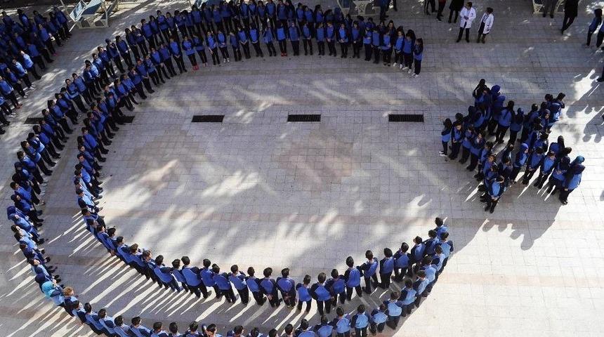 Liselilerden Komando Yemini