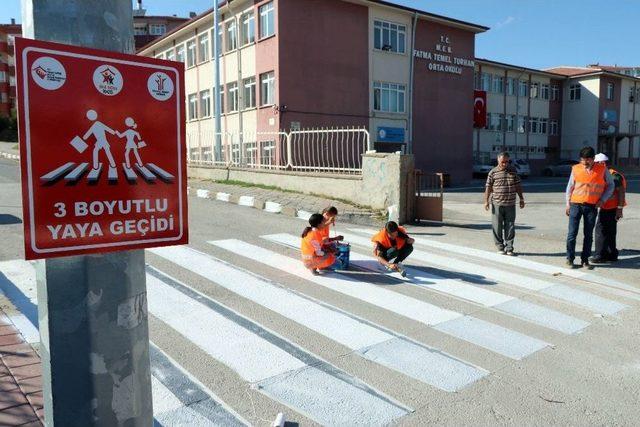 Yozgat’ta Çocuklardan Üç Boyutlu Yaya Geçidi