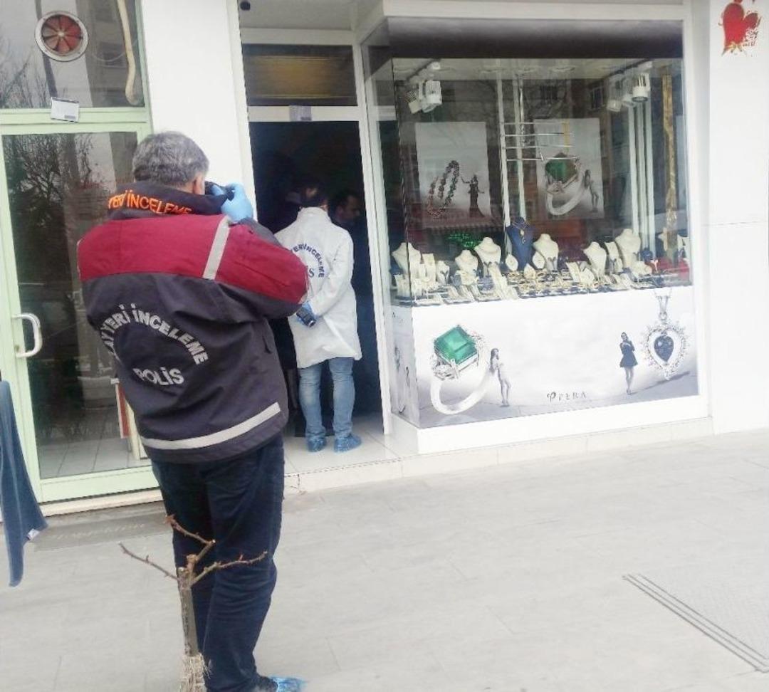 Konya&rsquo;da Silahlı Kuyumcu Soygunu