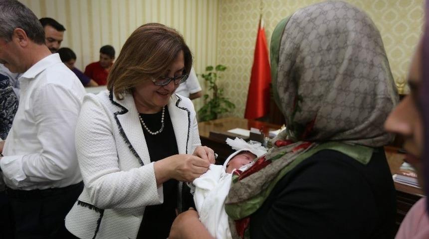 Beşiz Bebeklere "şahin" Desteği