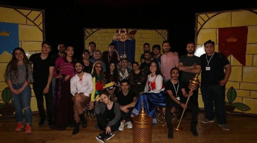 Tokat Belediyesi Şehir Tiyatrosu Sezonun Son Oyununu Sahneleyecek