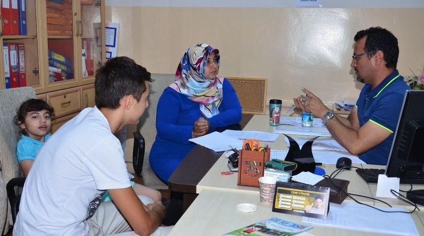 &Ouml;ğrencilere &Uuml;cretsiz Danışmanlık Hizmeti