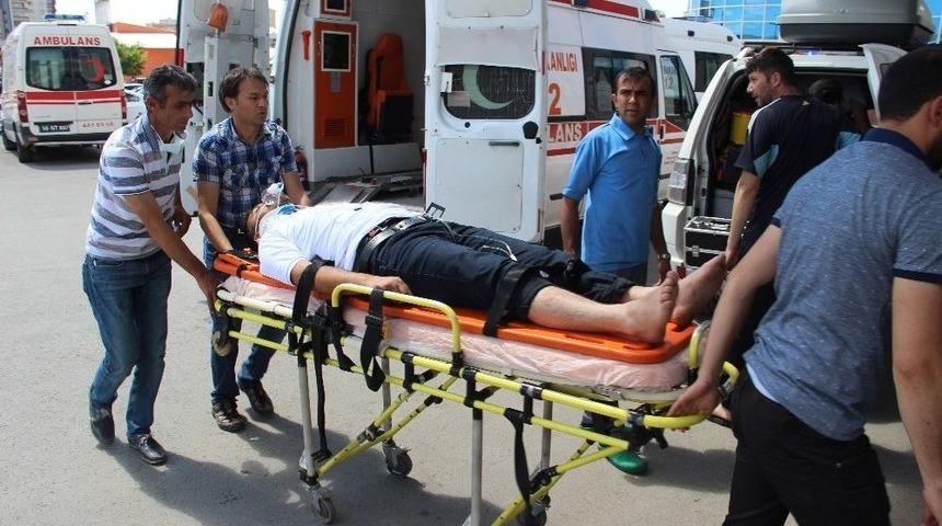 Yanan Ara&ccedil;tan &Ccedil;ıkamadılar: 5 &Ouml;l&uuml;