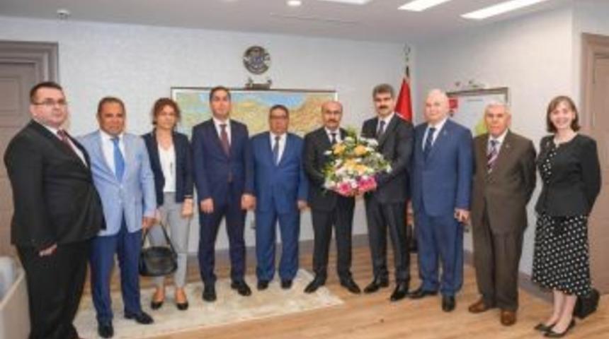 Vali Demirtaş: "vakıf Ruhunu Geleceğe Taşımak Milli K&uuml;lt&uuml;r&uuml;m&uuml;ze Borcumuzdur"