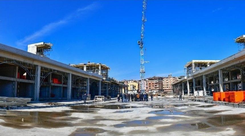 &Uuml;nye Meydanını Bekliyor