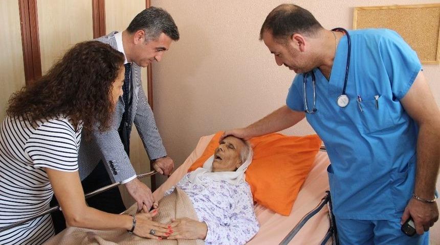 (&ouml;zel) Oğlunun Darp Ettiği Yaşlı Kadın Huzuru Buldu